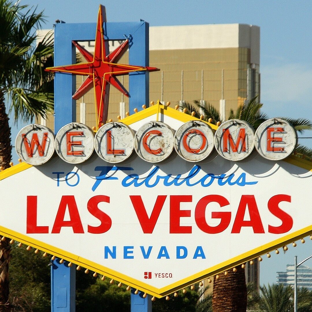 Las Vegas sign-2650170_1920 - Pixabay